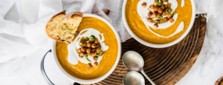Roasted Pumpkin Soup with Crispy Chickpeas | Good Little Eaters